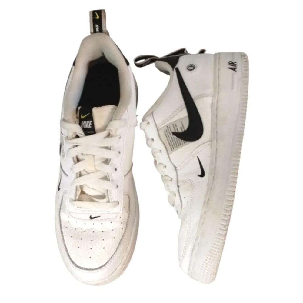 Nike Air Force 1 LV8 '07 Sneakers White And Black Nike's Women Size 7.5